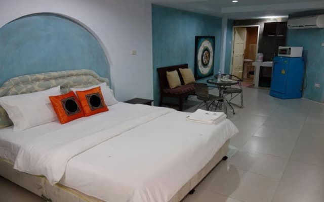 Mkent Guesthouse - photo 4