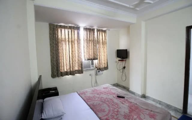 Hotel Dhawan - photo 3