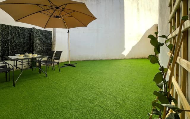 SOHO Modern 55sqm Studio with Secret Garden - photo 2