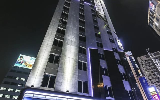 Blvd Hotel - photo 5