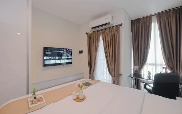Modern Studio At Ciputra World 2 Apartment - photo 2