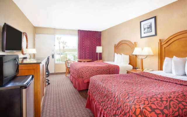 Days Inn by Wyndham Orlando Downtown - photo 4