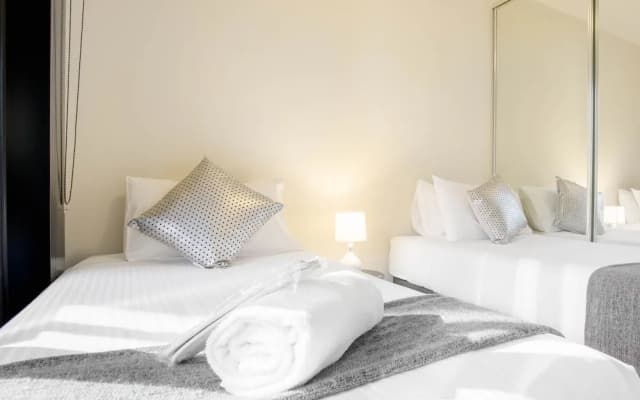Urban Modern Apartments - photo 3