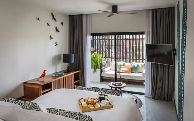 The Aviary Hotel - photo 5