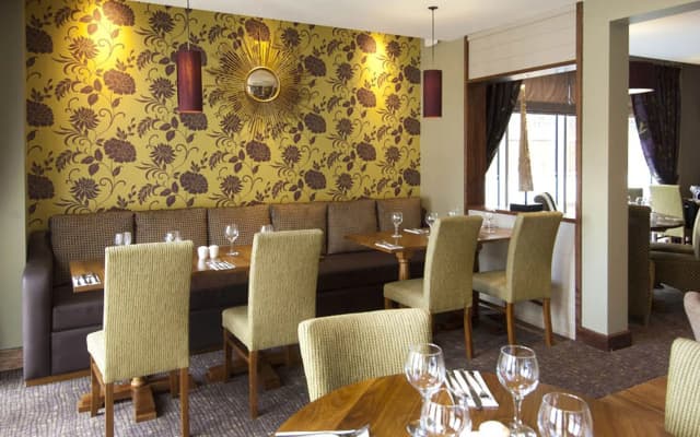Premier Inn London Ealing - photo 2