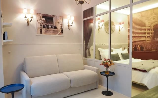 Palais Royal ChicSuites - photo 3
