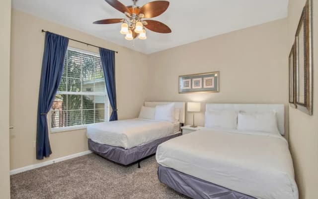Cozy Condo W/private Balcony Steps to Conv. Ctr - photo 5