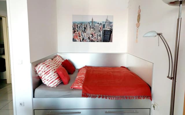 Mischek Tower Apartment with private terrace next to UNO - photo 3