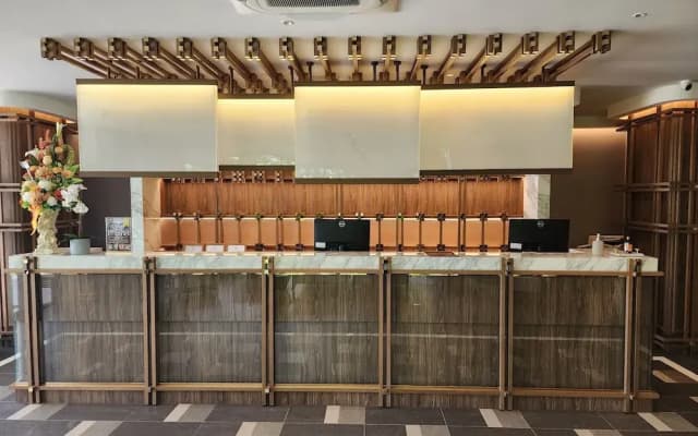 We Hotel Riverfront - photo 2