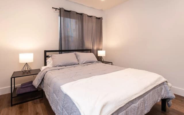 Newly Remodeled 3 BDR House Near Dodgers Stadium - photo 2