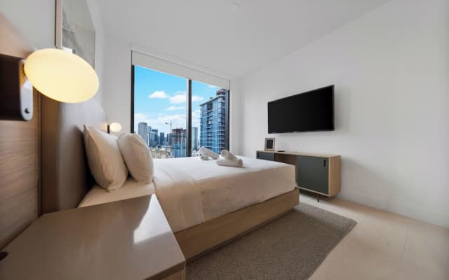 Upscale 3-BD Condo in DTW Miami - photo 4