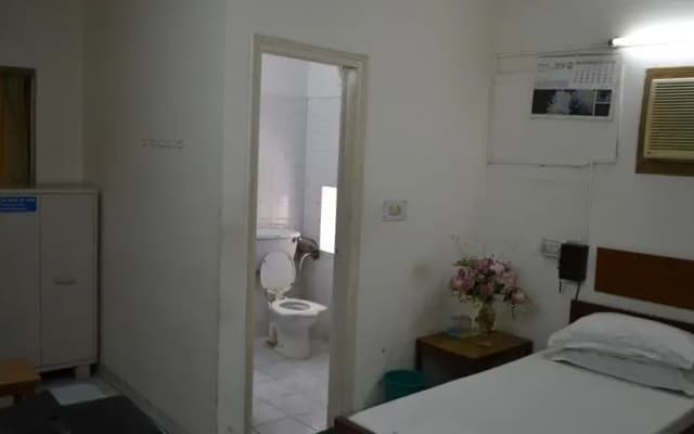 Five Star Guest House - photo 3