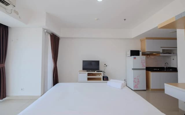 Strategic Location With New Furnished At Studio H Residence Apartment - photo 4