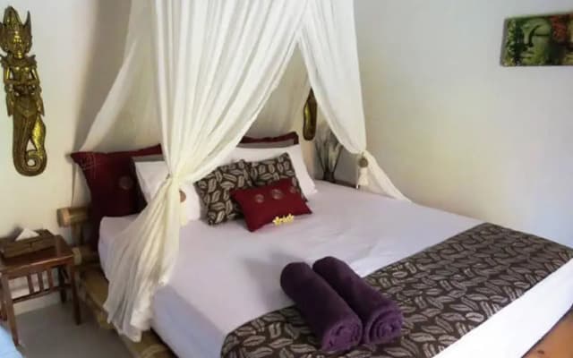 Taman Lituhayu Cottages - photo 2