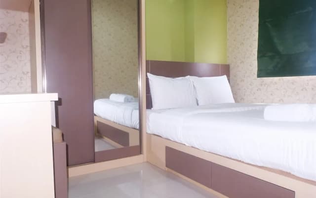 Best Price Green Pramuka Apartment - photo 2