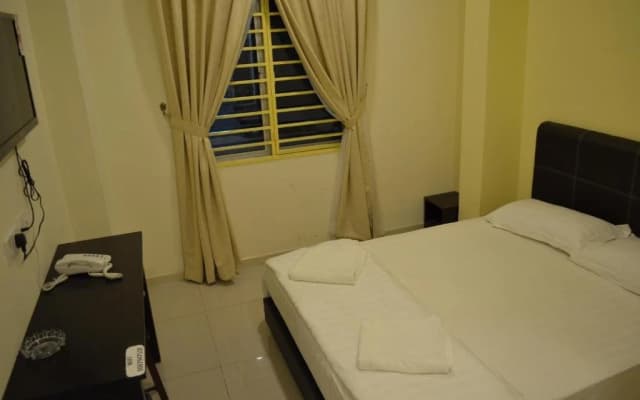 OYO 44103 8 Hotel - photo 2