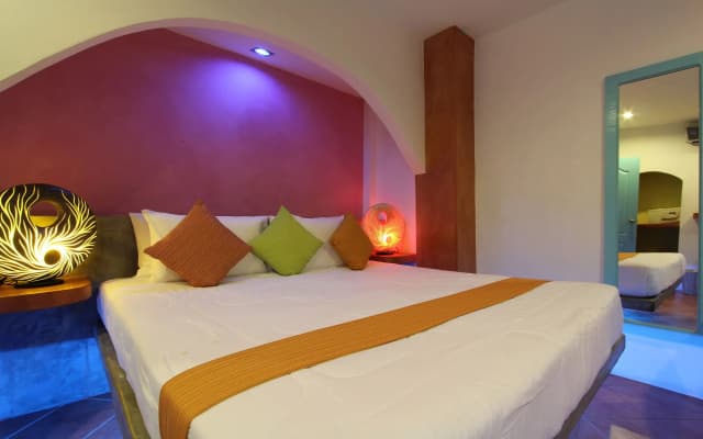 Pandora Lifestyle Hotel - photo 2