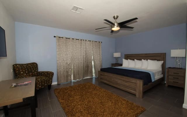 Thunderbird Hotel - photo 4