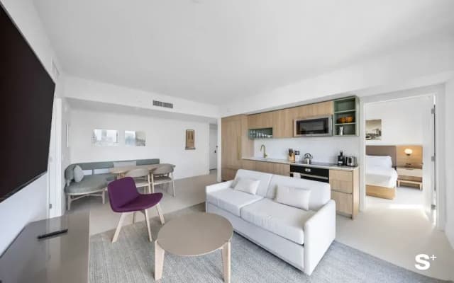 City Luxe Retreat Modern 2-BR - photo 2