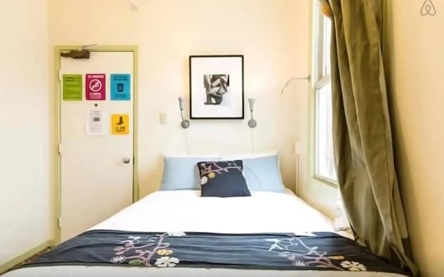 Green Tortoise Hostel - photo 5