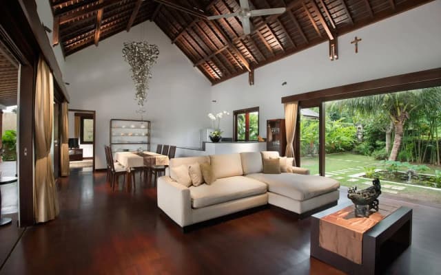 The Sanctus Villa - photo 4