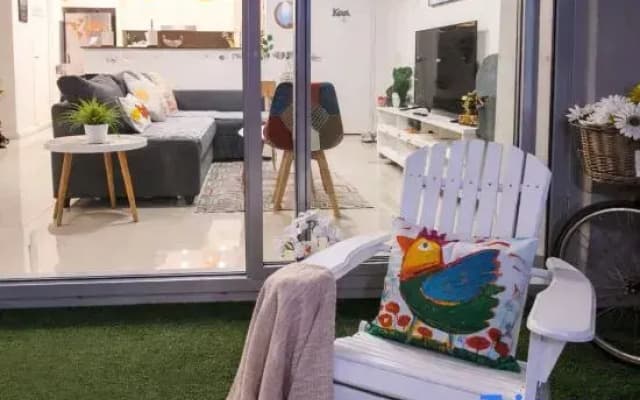 Lovely 2 Bed 2 Bath Apartment | Free Parking | Walk to Train - photo 3