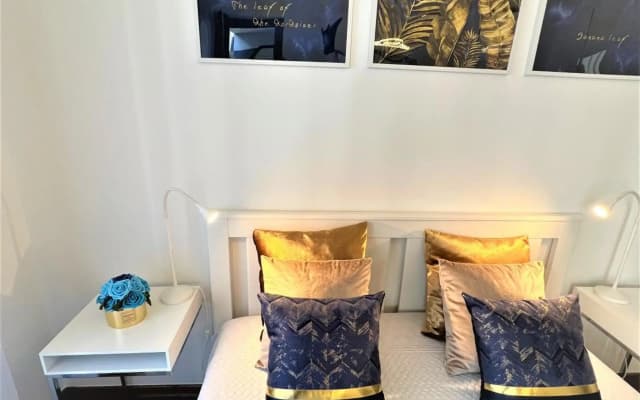 Luxury 5 Star Studio in the City Center with Pool - photo 2