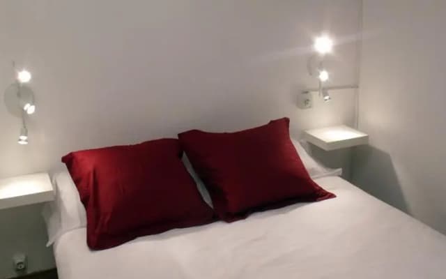 Cathedral Apartments - photo 2