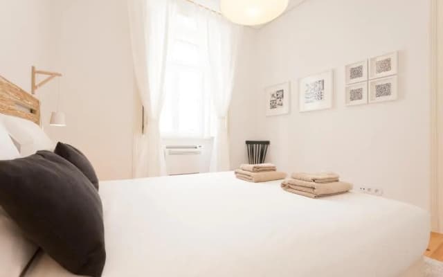 FLH Bica Modern Flat with View - photo 4