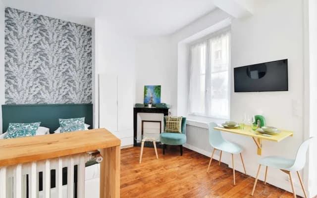 Cozy Studio With Terrace Near the Eiffel Tower - photo 3
