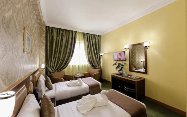 Jonrad Hotel - photo 3