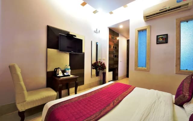 Hotel Taksh Inn - photo 5