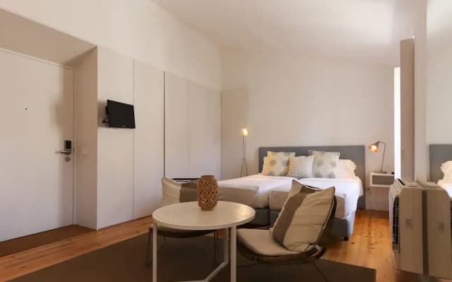 Combro Suites by Homing - photo 5
