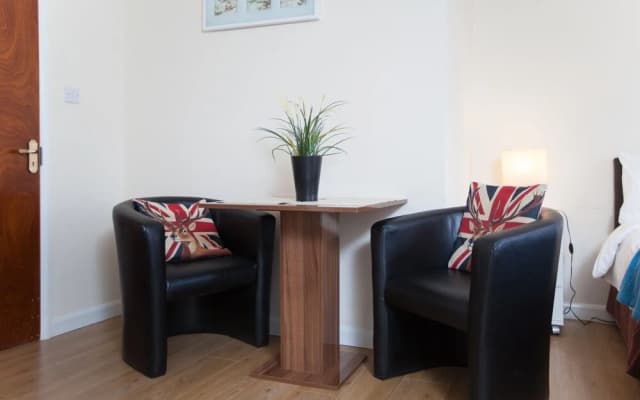 Private Studio in Harrow Flat 3 - photo 3