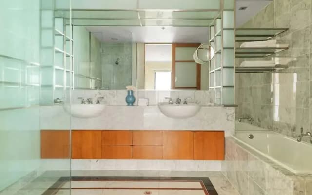 Stylish & Cozy 4BR Retreat With Free Parking - photo 4