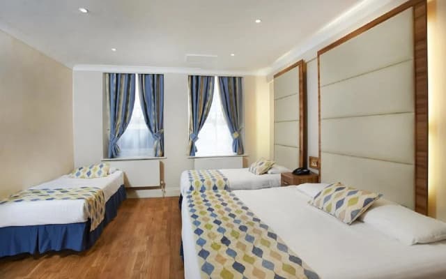 Royal Eagle Hotel - photo 4