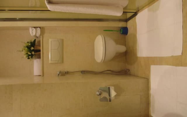 Monarch Apartments - photo 4