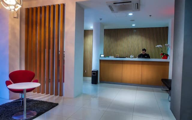 M Hotel Jakarta - photo 2