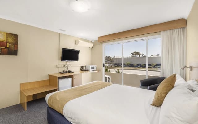 Ciloms Airport Lodge - photo 3