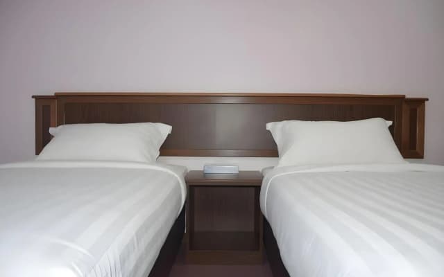 ID Hotel Yayasan - photo 4