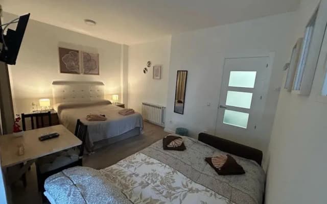 Habitaciones en Embajadores - photo 4