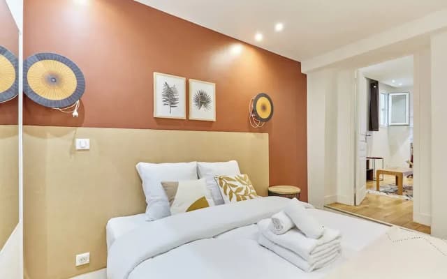 Charming Flat in the Heart of Paris - photo 2