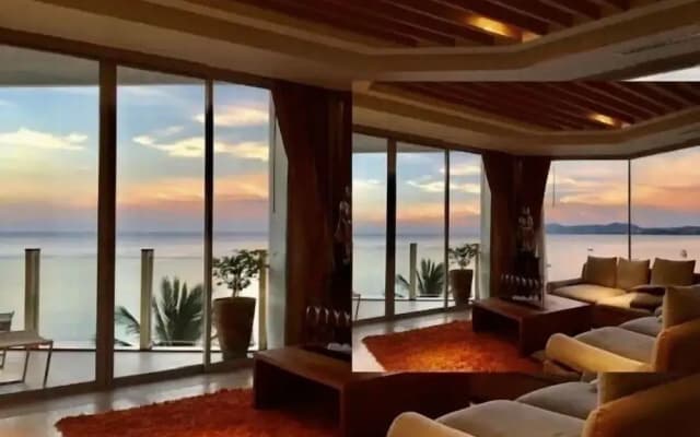 Beachfront Phuket Seaview Suites - photo 3
