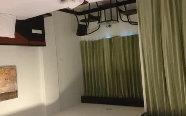 S.House - photo 4