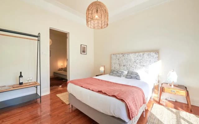 Quiet and Central 2BR APT, By TimeCooler - photo 4