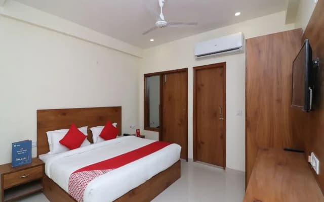 OYO 29181 Delight Deluxe - photo 5