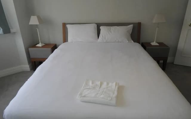 2 Beds Harrods Apartments - photo 5