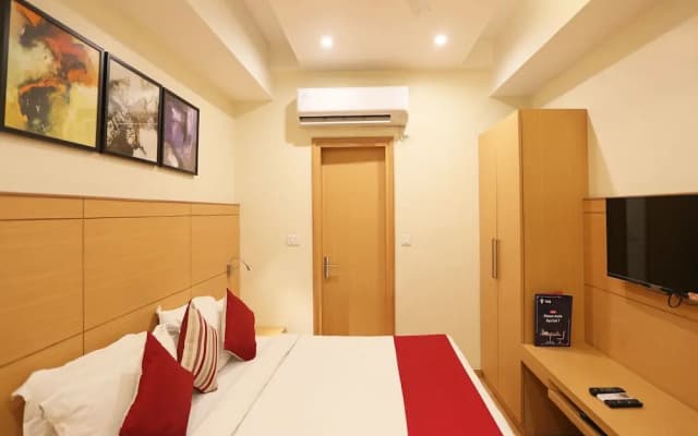 OYO Townhouse 5244 Galaxy Rooms - photo 5