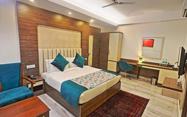 Hotel Cardinal Express OXMO Delhi Airport - photo 5