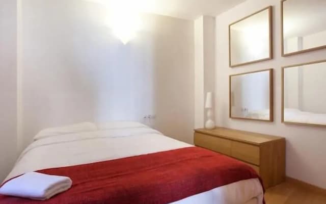 Park Guell Apartments - photo 2